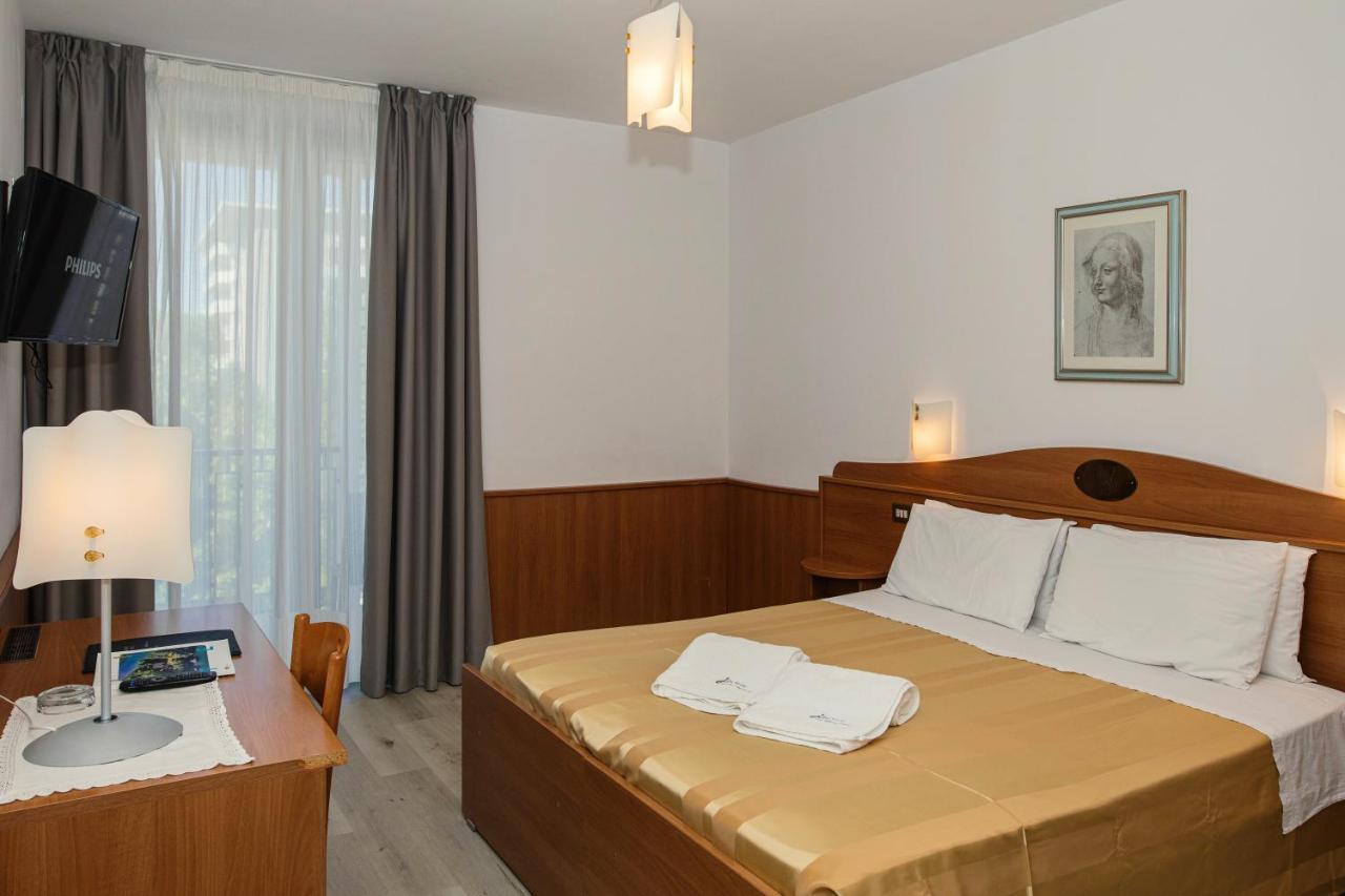 Hotel Leonardo Da Vinci Wellness Spa Bibione Buitenkant foto
