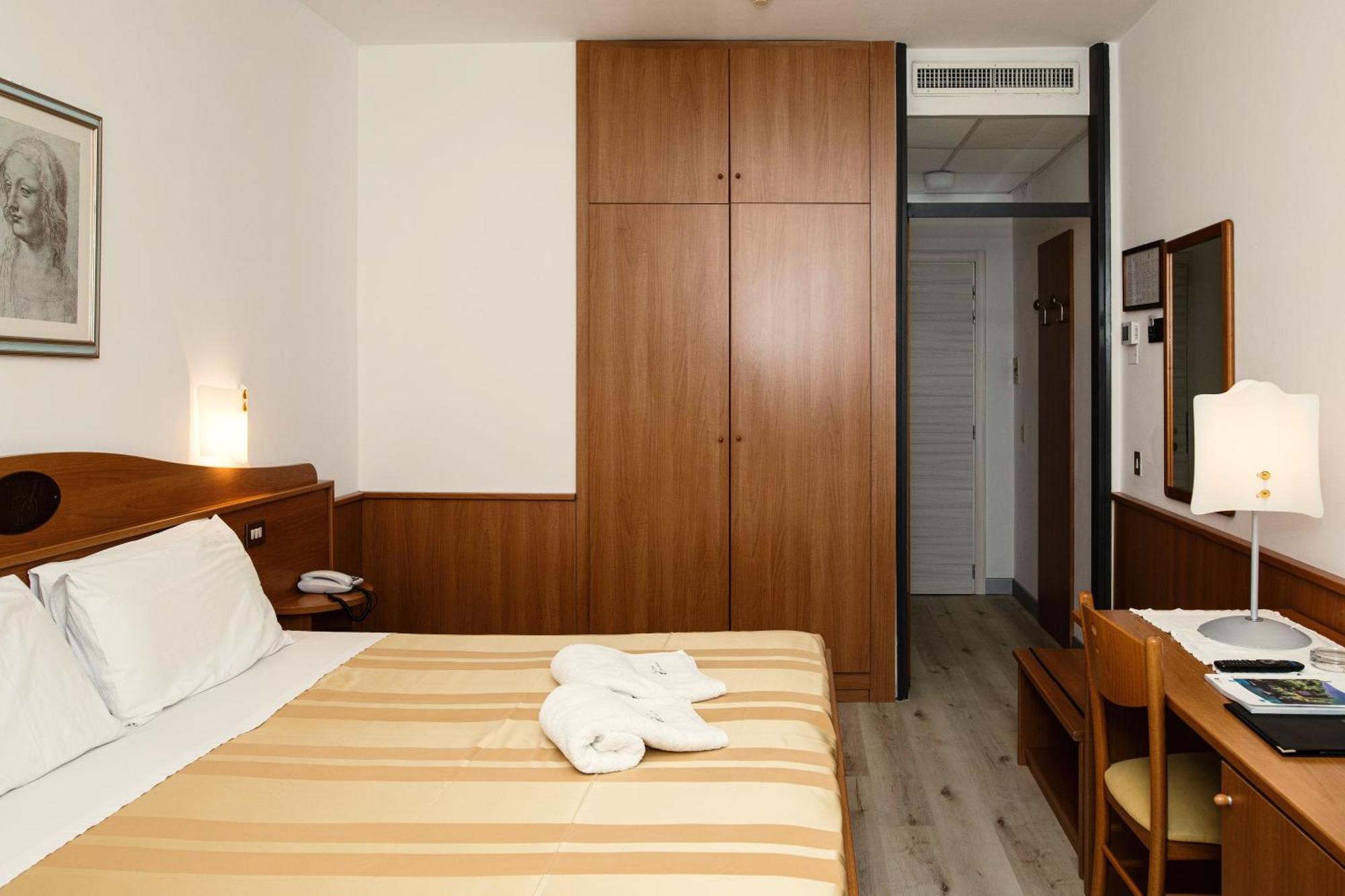 Hotel Leonardo Da Vinci Wellness Spa Bibione Buitenkant foto