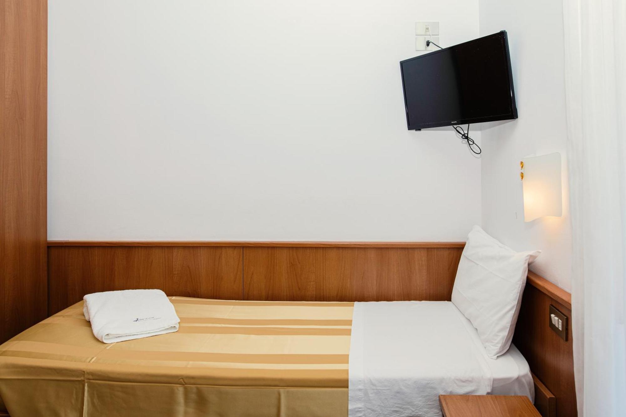 Hotel Leonardo Da Vinci Wellness Spa Bibione Buitenkant foto