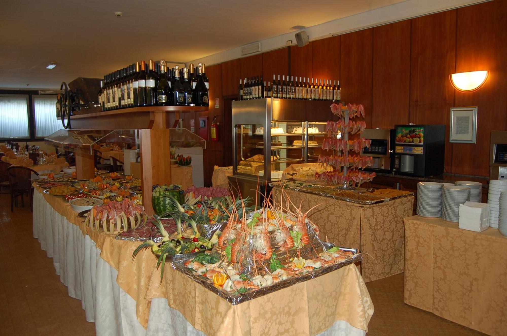 Hotel Leonardo Da Vinci Wellness Spa Bibione Buitenkant foto